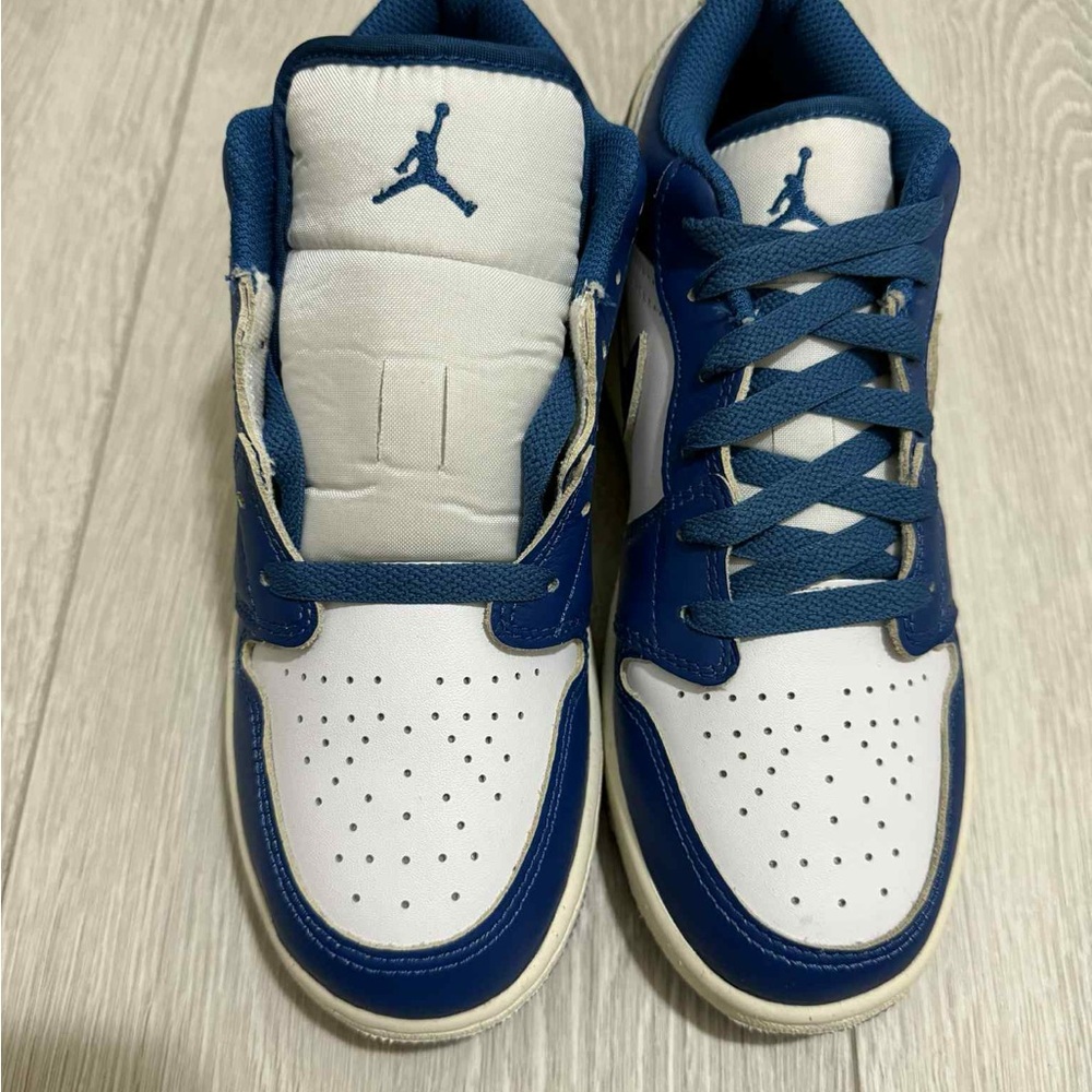 Jordan Kids Sneakers in Blue and White